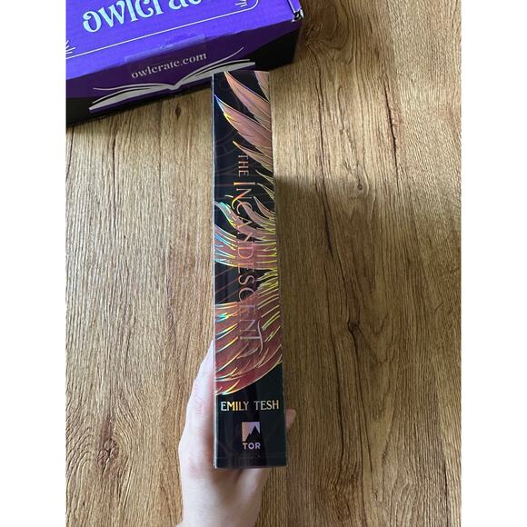 Owlcrate Signed Special Edition The Incandescent By Emily Tesh - Picture 3 of 9